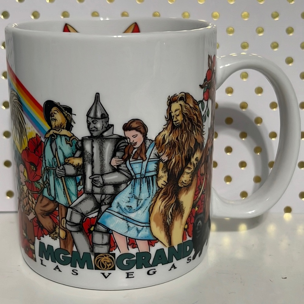 Wizard of Oz Mug MGM Grand Hotel Las Vegas Dorothy Tin man Lion Scarecrow Glinda